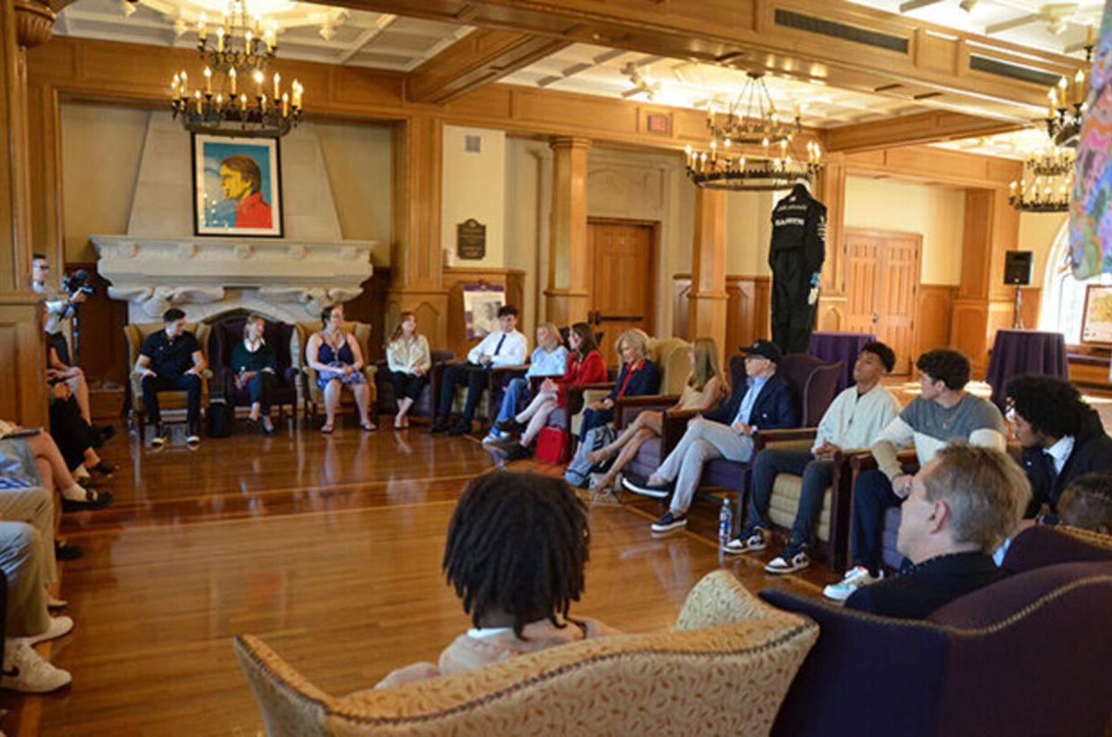 Tommy, Andy, Ginny, and Betsy Hilfiger speak with Business Administration students and Professor Alison Wolfe in Stephans Lounge in Meier Hall.